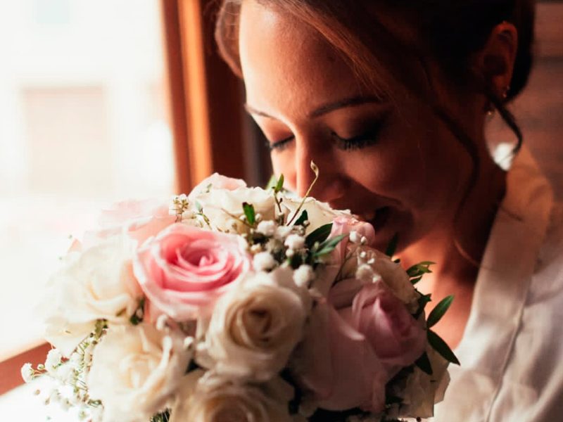 Ramo de novia en Telde con rosas frescas diseñado por Floristería Ramos.